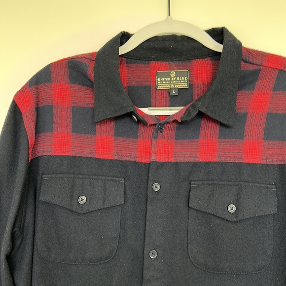🤩 3 for $20 / United By Blue Button Down - Picture 2 of 6